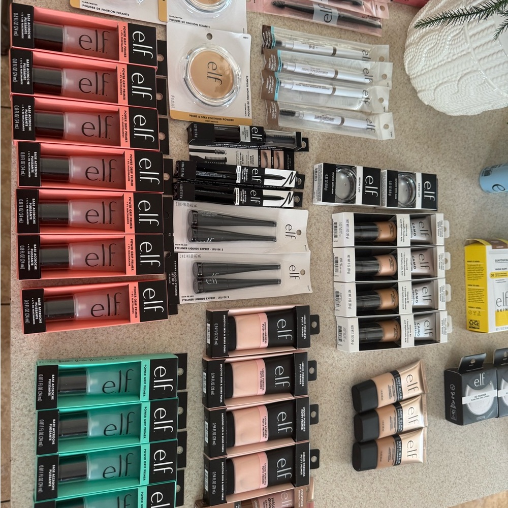Cosmetics Assorted Makeup Set - Picture 5 of 6
